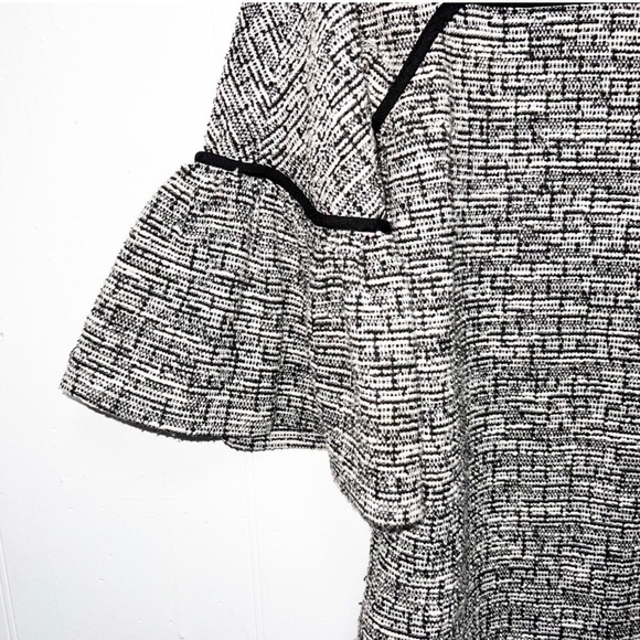 Calvin Klein Tweed Bell Sleeve Boat Neck Blouse Size 1X - Picture 4 of 6